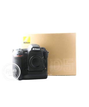 NIKON D5 (150323 CLICS) - OCCASION